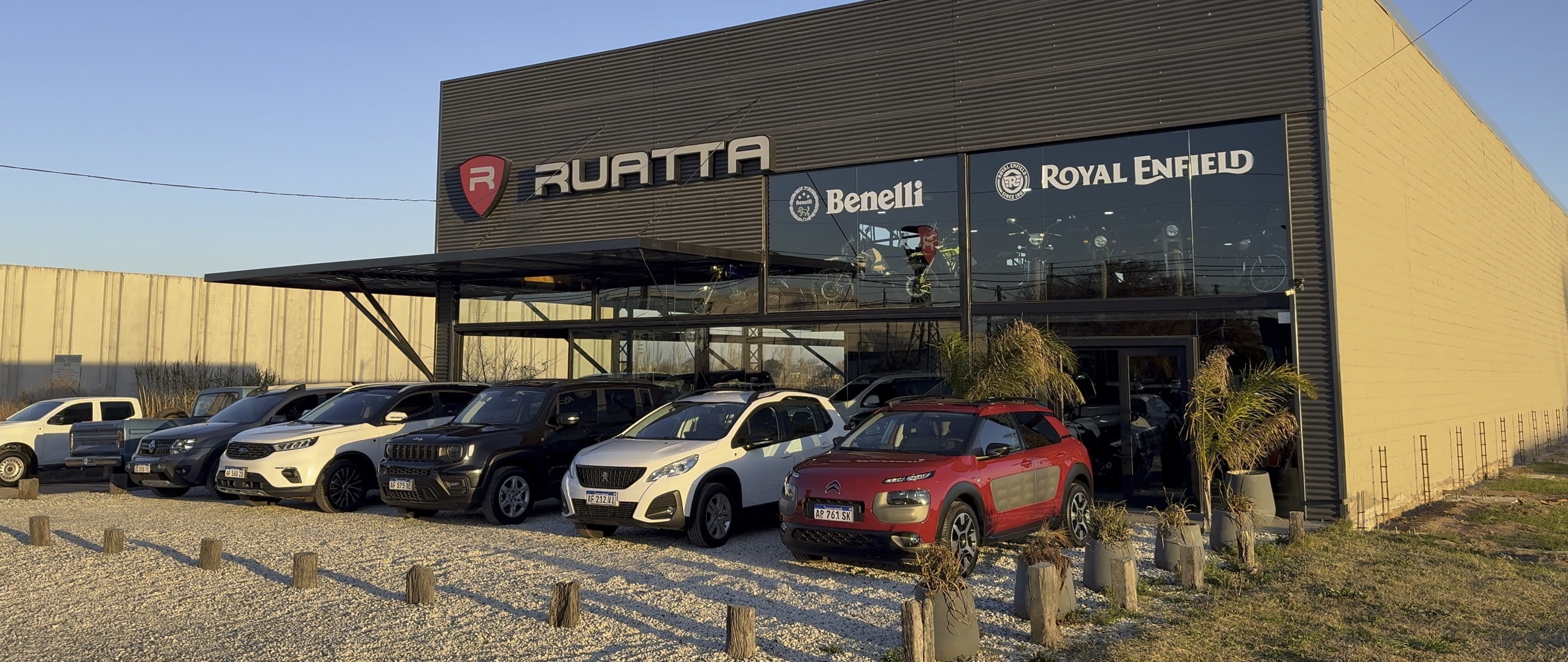 Auto premium en carretera